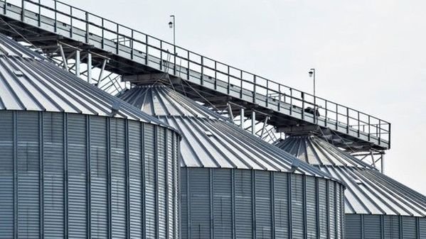 Is commercial storage the best ‘option’ for corn?
